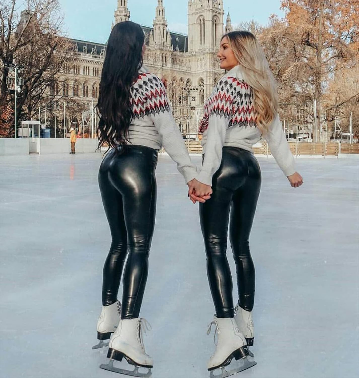 GraceFlow - Stylish and Comfortable High-Waisted Yoga Tights for Every Workout