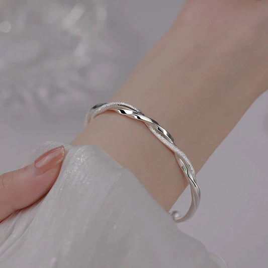 Elegant Interwoven Silver Bracelet | Timeless Braided Design