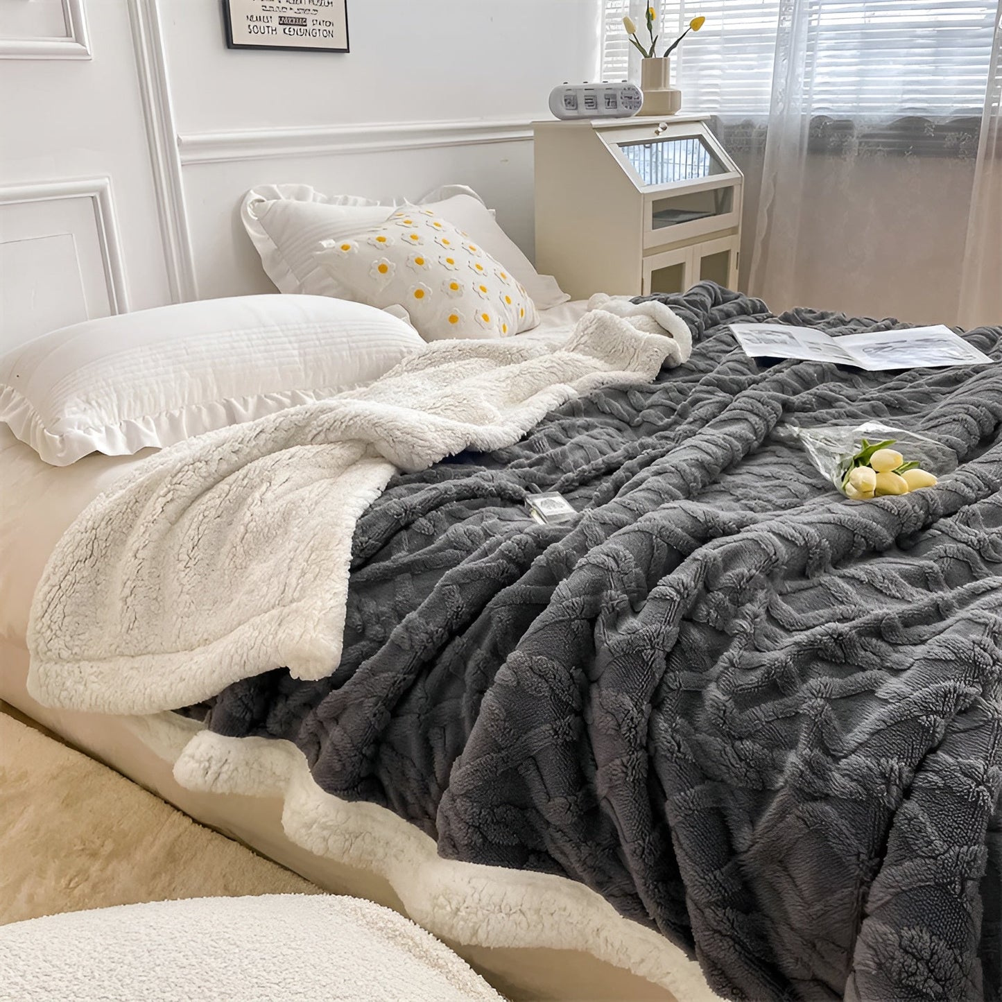 WarmHaven – Reversible Fleece Blanket – Warm & Soft Winter Throw