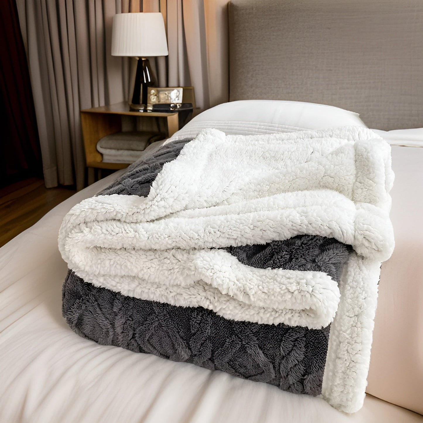 WarmHaven – Reversible Fleece Blanket – Warm & Soft Winter Throw
