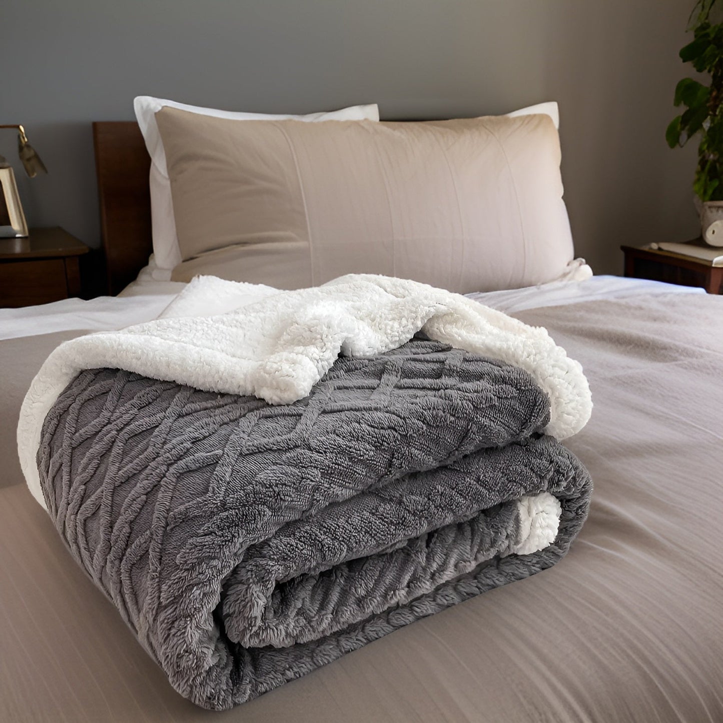 WarmHaven – Reversible Fleece Blanket – Warm & Soft Winter Throw