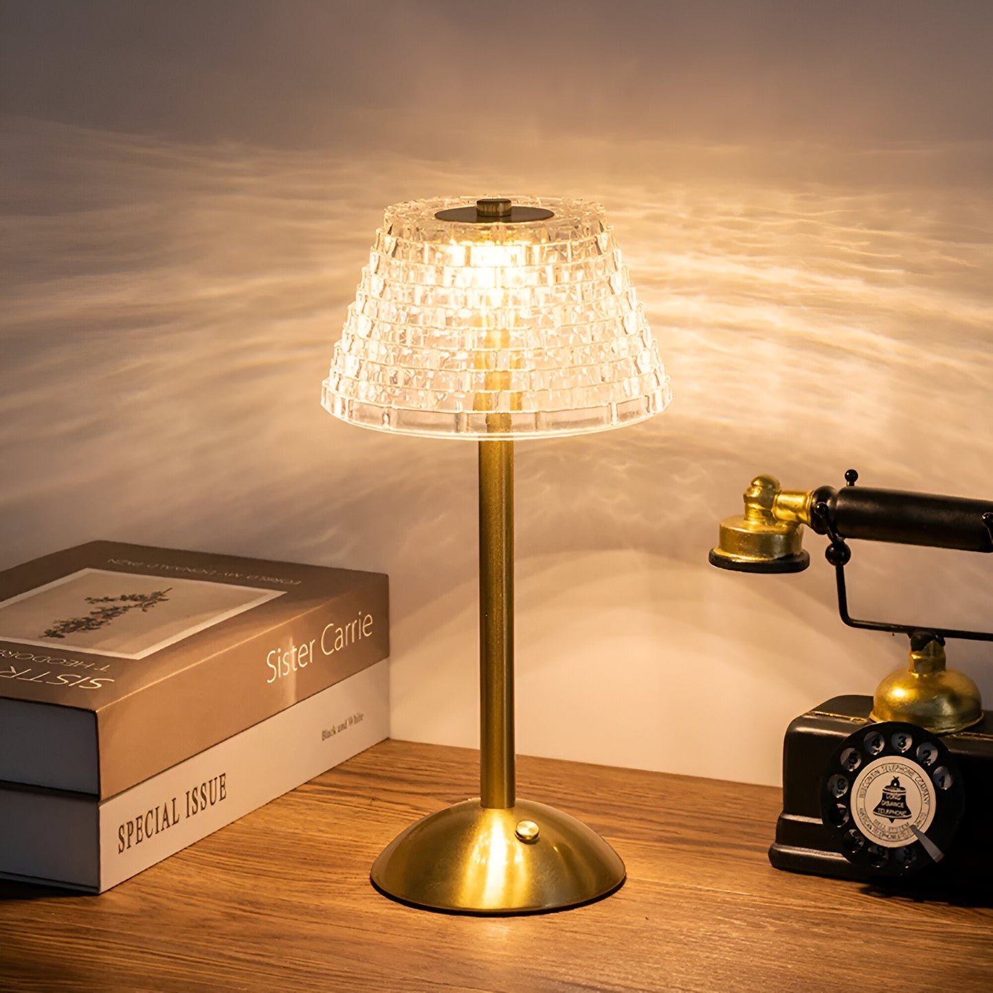VintageGlow – Elegant Wireless Table Lamp with Timeless Desi