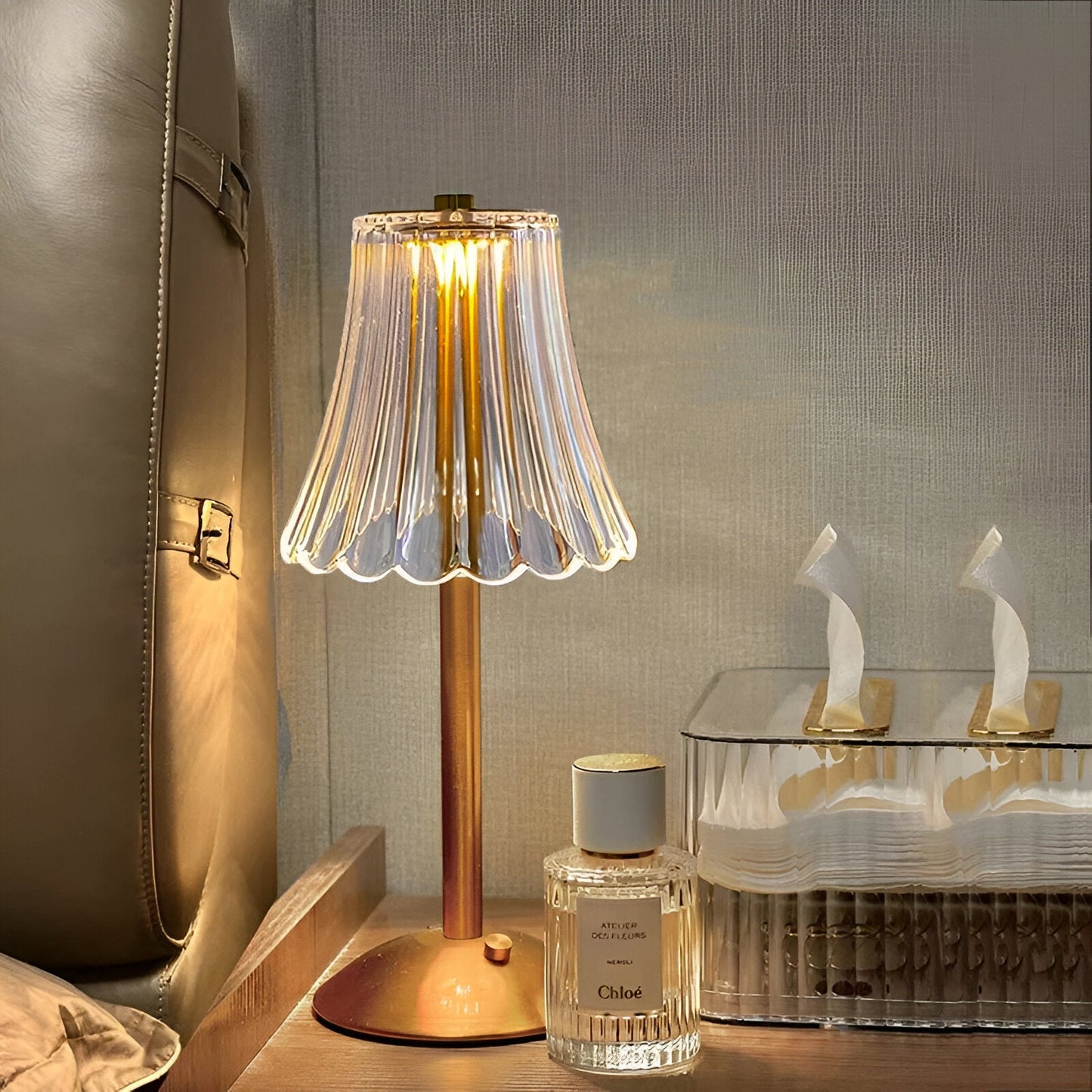 VintageGlow – Elegant Wireless Table Lamp with Timeless Desi