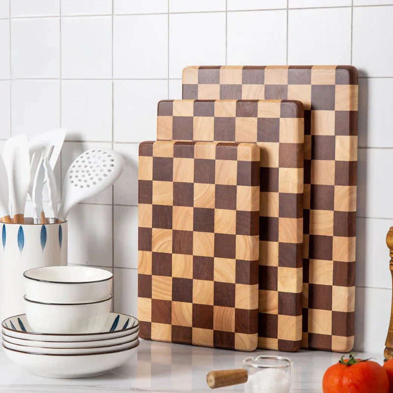 WoodElegance – Luxury Non-Slip Cutting Board made of Acacia Wood for Stylish and Safe Use