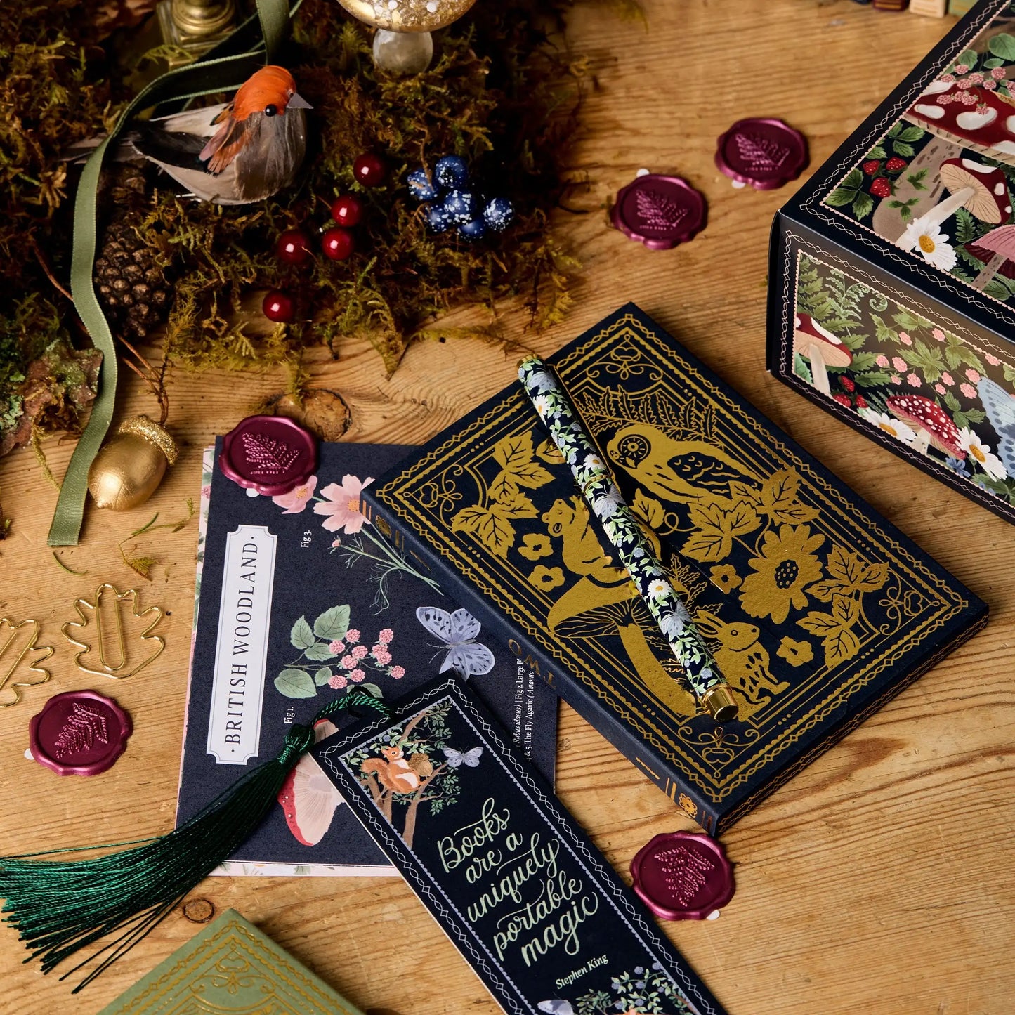 CraftJoy – Creative Advent Calendar with 24 Stationery Surprises