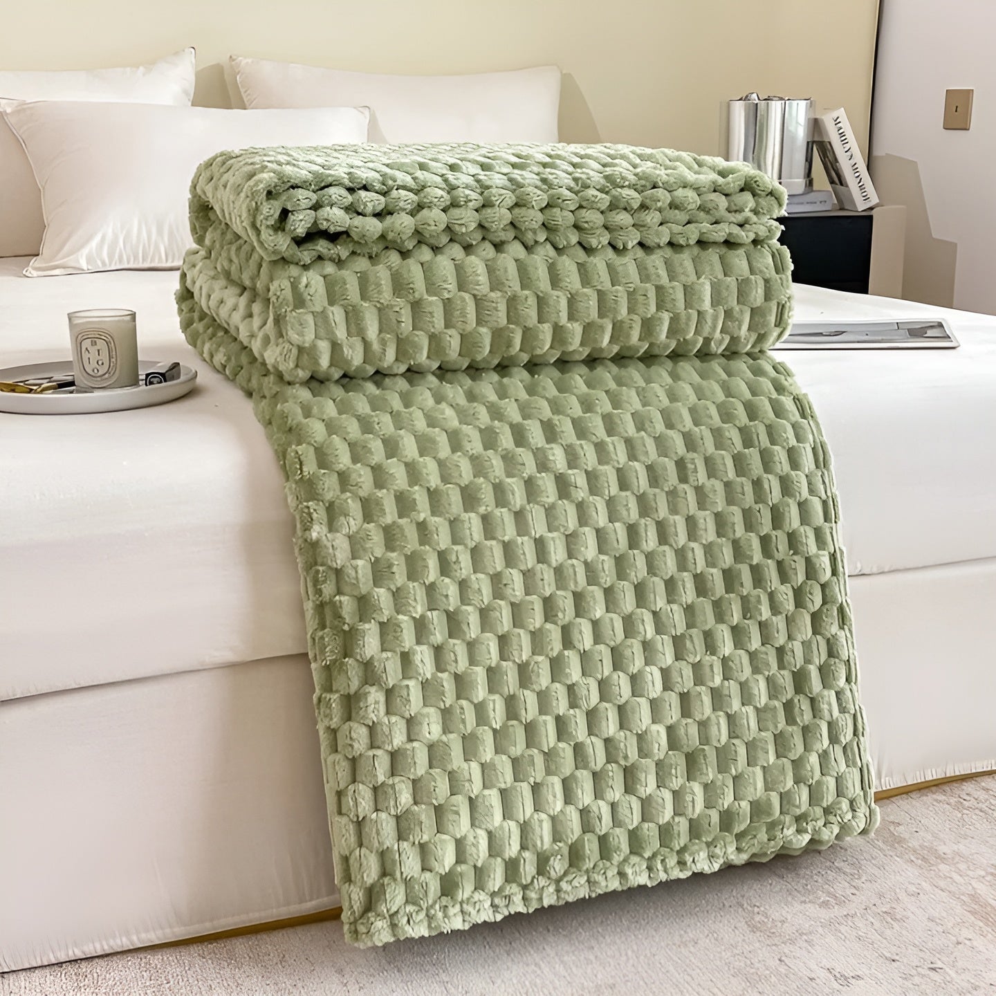 Soft Microfiber Throw Blanket for Sofa and Bed