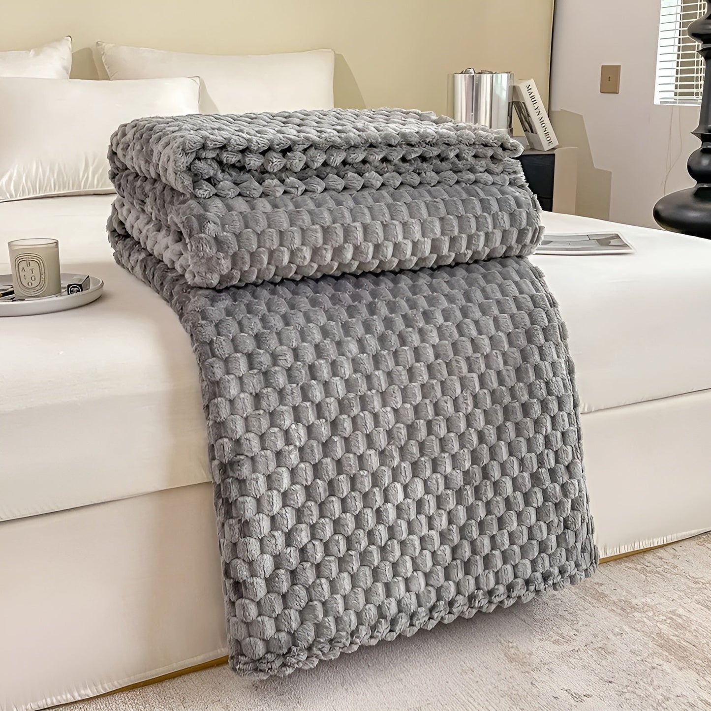 Soft Microfiber Throw Blanket for Sofa and Bed