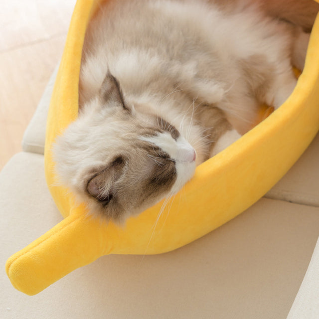 BananaCat™ Cozy Banana Bed Nest – Plush Hideaway for Cats & Small Dogs