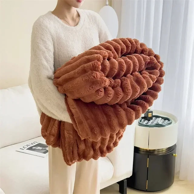 LuxuraWrap™ Plush Maxi Blanket