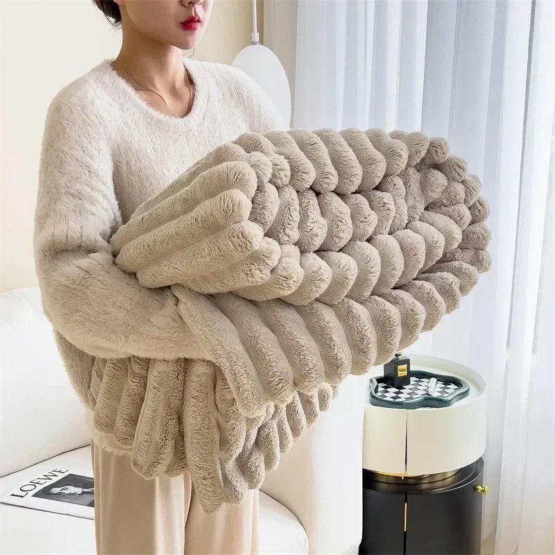 LuxuraWrap™ Plush Maxi Blanket
