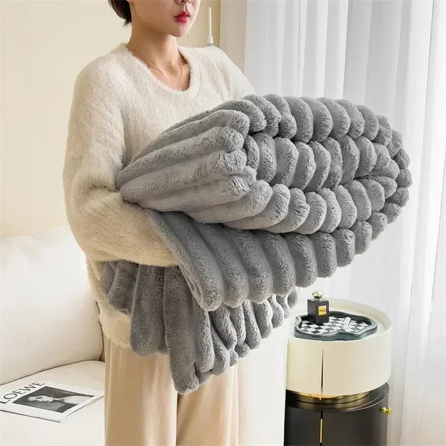 LuxuraWrap™ Plush Maxi Blanket