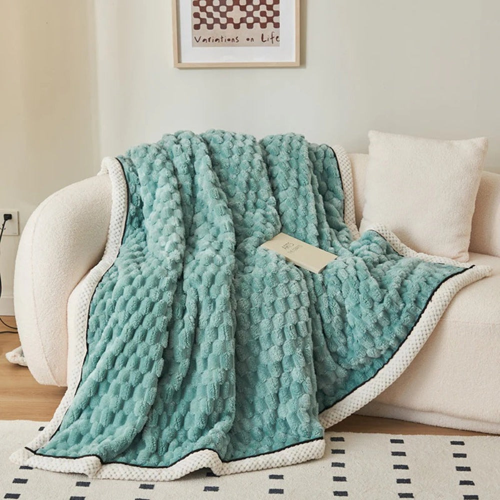LuxeHaven – Soft Sherpa Fleece Blanket for Pure Relaxation