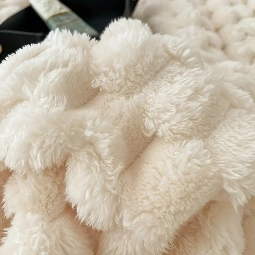 LuxeHaven – Soft Sherpa Fleece Blanket for Pure Relaxation
