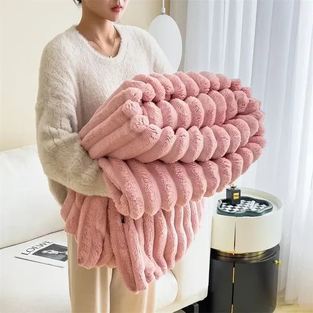 LuxuraWrap™ Plush Maxi Blanket