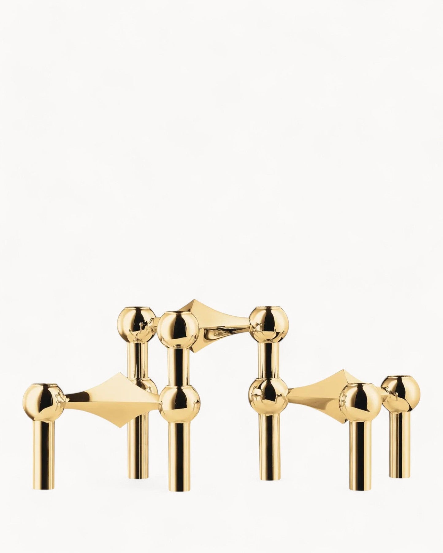 TriForma – Skulpturaler Metall-Kerzenhalter für 3 Kerzen