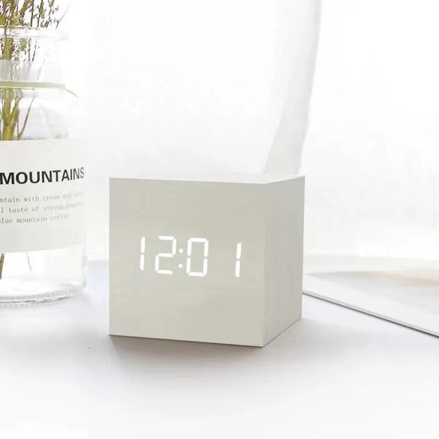 LumiCube – Minimalist LED Alarm Clock with Sound Activation