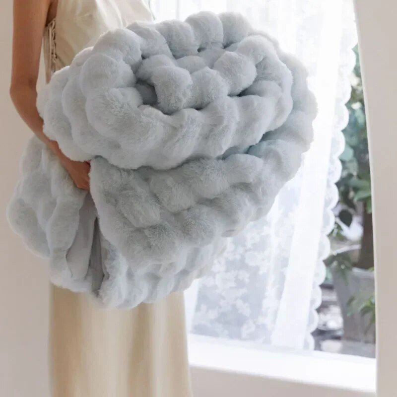 CozyPlush – Super Soft Plush Winter Blanket for Cozy Comfort