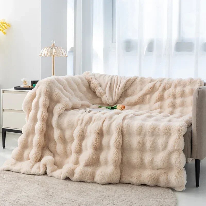 CozyPlush – Super Soft Plush Winter Blanket for Cozy Comfort